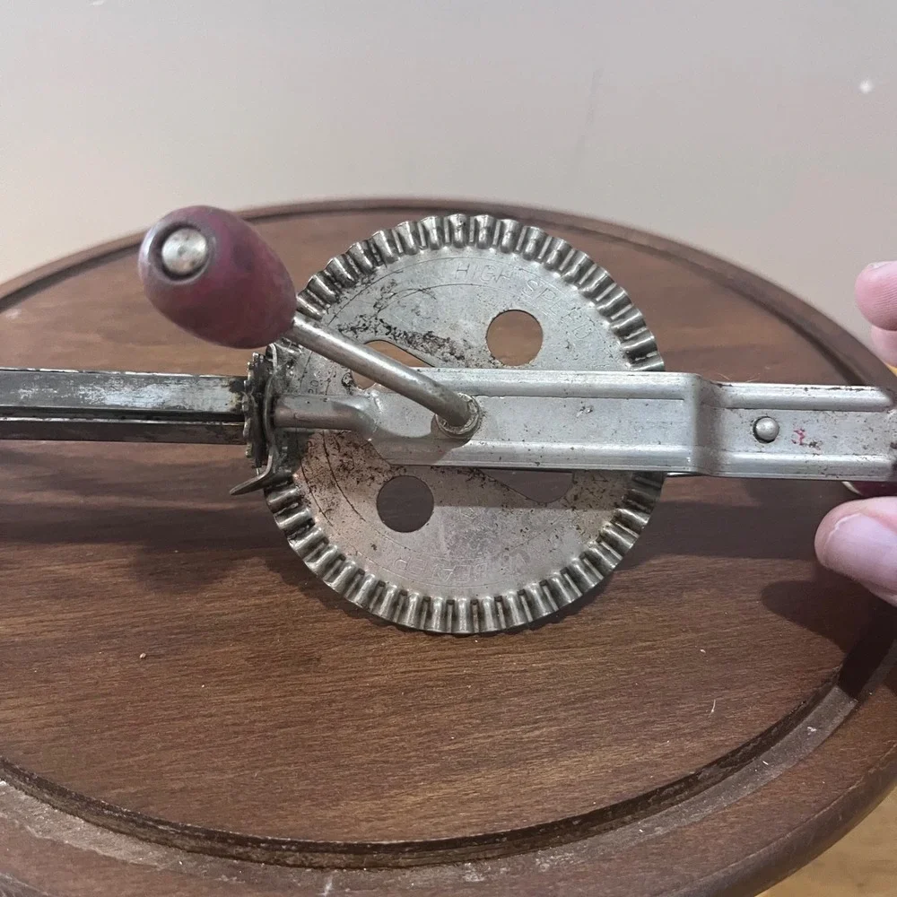 Vtg Center Drive Egg Beater Hand Crank Mixer Red Wood Handle Primitive